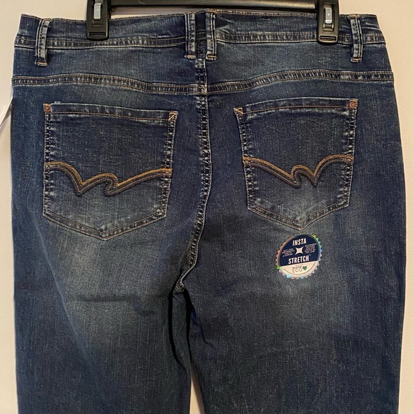 WallFlower Women's Flirty Curvy Crop High-Rise Insta Stretch Size 15 Denim NWT - Picture 4 of 9